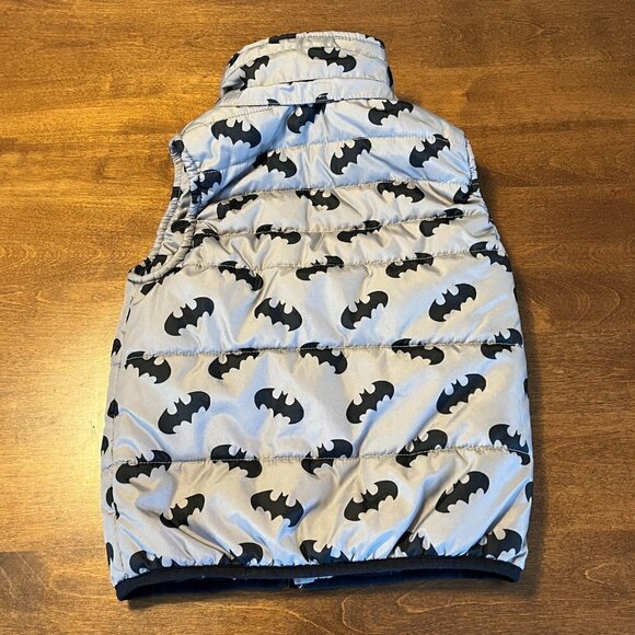 H&M puffer vest batman grey boy toddler 4-5 - Picture 2 of 10